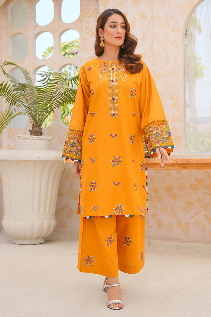 Pakistani winter ready-to-wear cotton outfits by Sehar Bano
