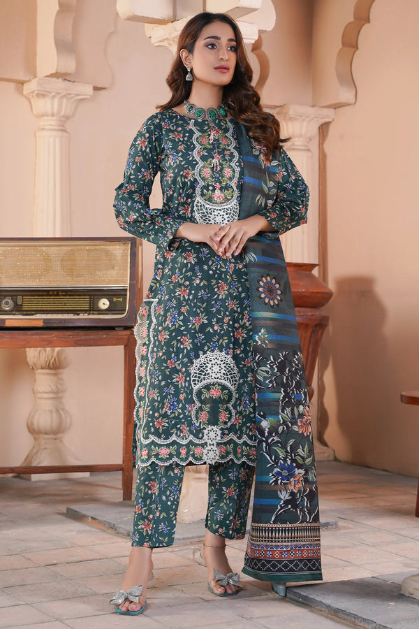 Embroidered winter cotton dresses
Sehar Bano winter cotton collection 2024
