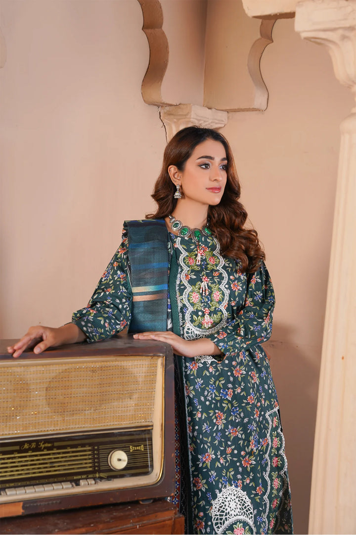 Pakistani winter cotton collection
Pakistani winter cotton suits by Sehar Bano
